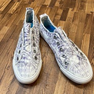 Blowfish, tie-dyed, distressed canvas, women’s shoes. Size 9.5.
